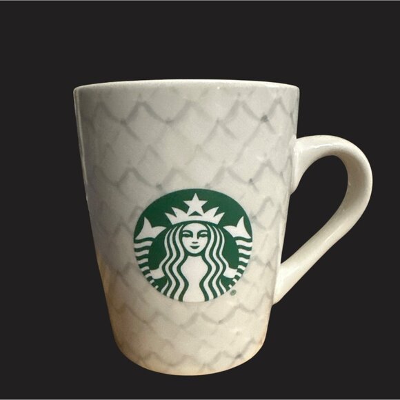 Starbucks 10 Fl Oz Ceramic Mug With Scallop Pattern & Logo 2020 - Picture 1 of 5